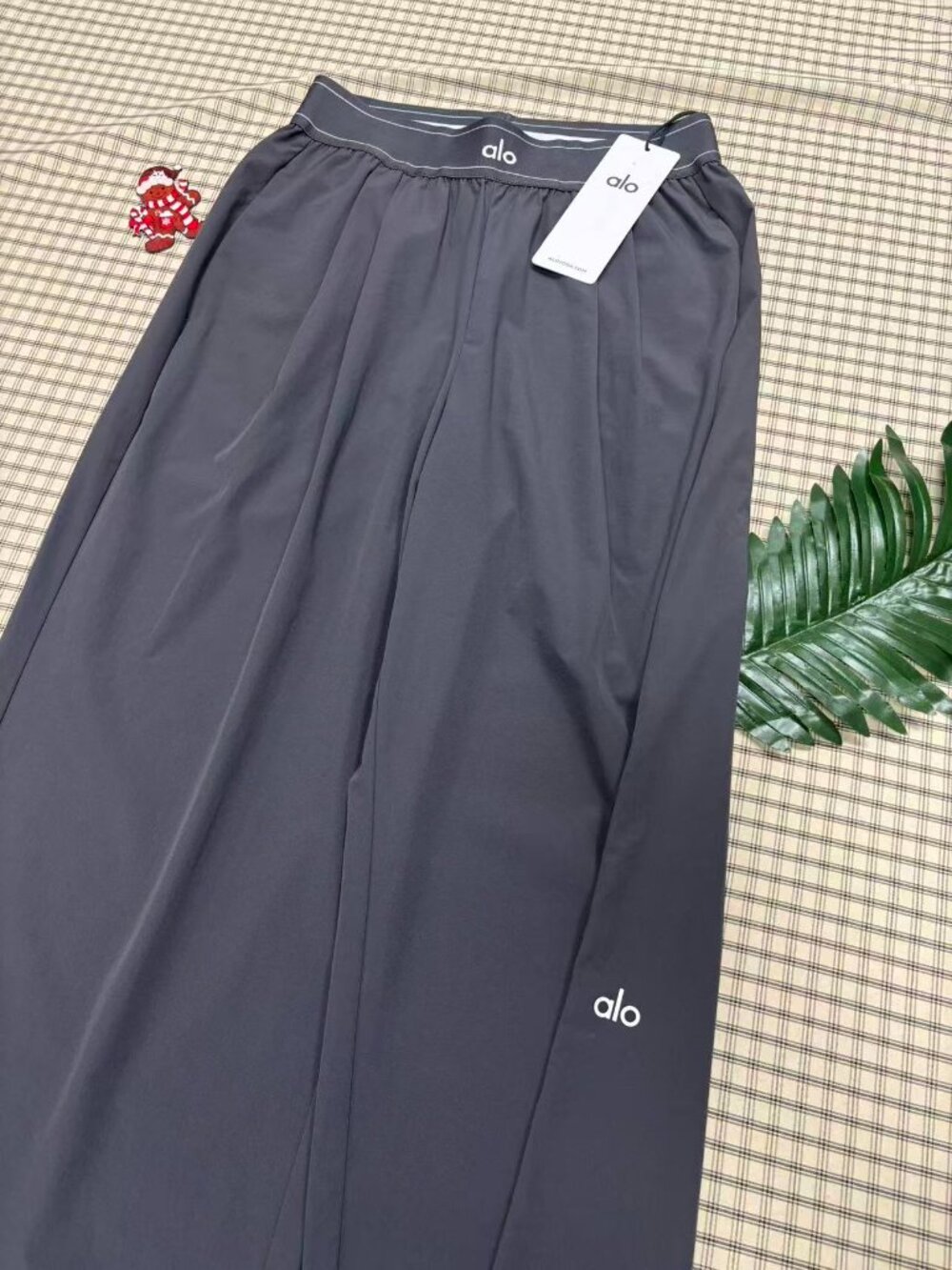 🌼Alo Yoga Suit Up Trouser Dark Grey Regular (30" Inseam)🖤 - Picture 7 of 11
